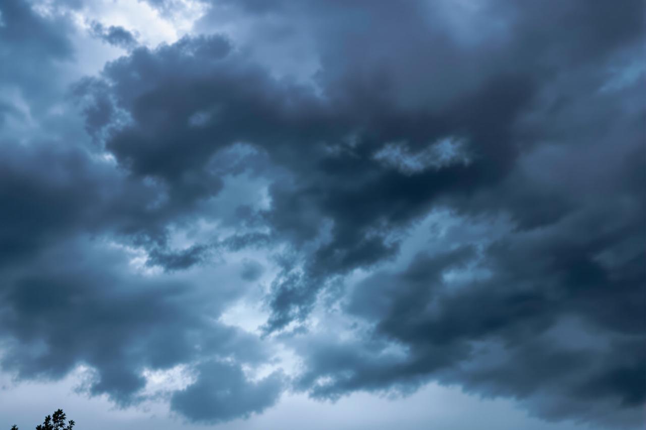 多地暴雨预警！强对流天气来袭，多省启动应急响应